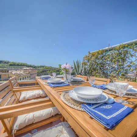 Casa Sole Terrazza Con Vista Mare, Relax E Wifi Апартаменты *