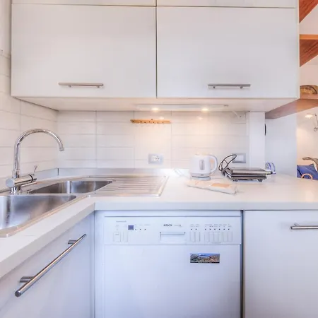 Casa Sole Terrazza Con Vista Mare, Relax E Wifi شقة *